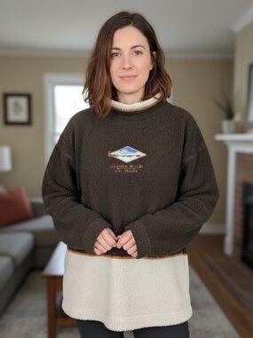 Cozy Two-Tone Sherpa Pullover Sweater - Dark Brown & Cream